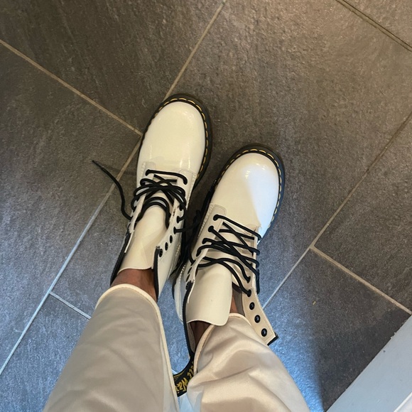 Dr martens white patent leather bicker boots - Picture 4 of 13